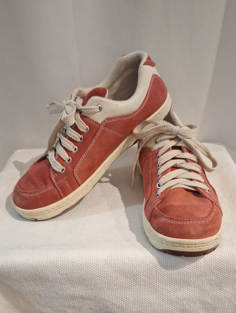 Simple Men's Suede Sneakers in Rust and Cream